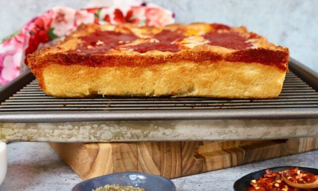 How to Cook Detroit Style Pizza A Delicious Guide to Authentic Flavor