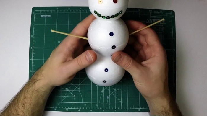 How to make styrofoam snowman door decoration