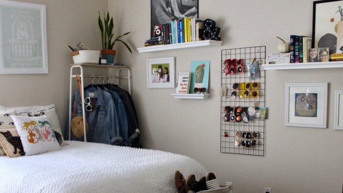 How to decorate small room with simple things